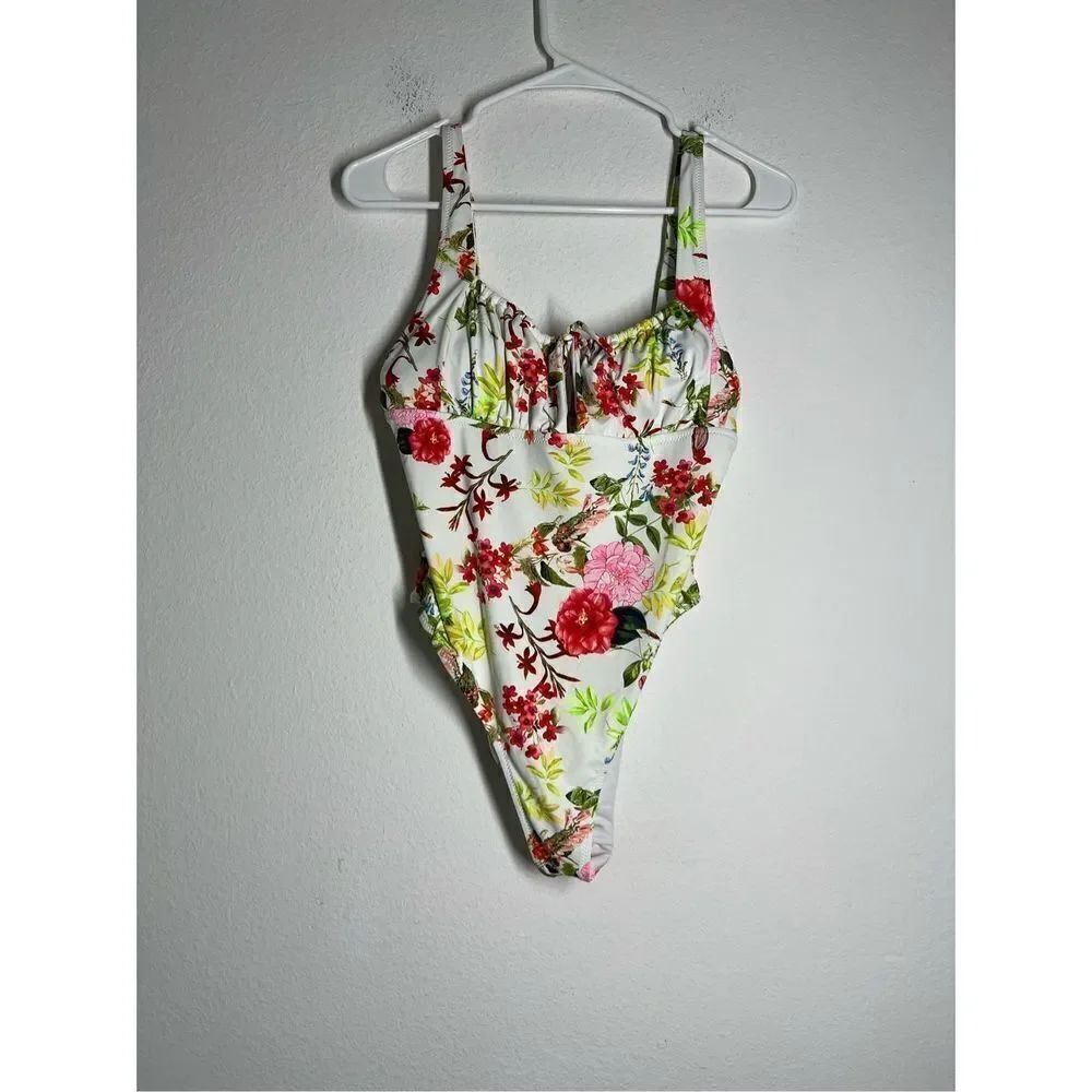 Beach Toy Swimsuit Size L Floral print White Red